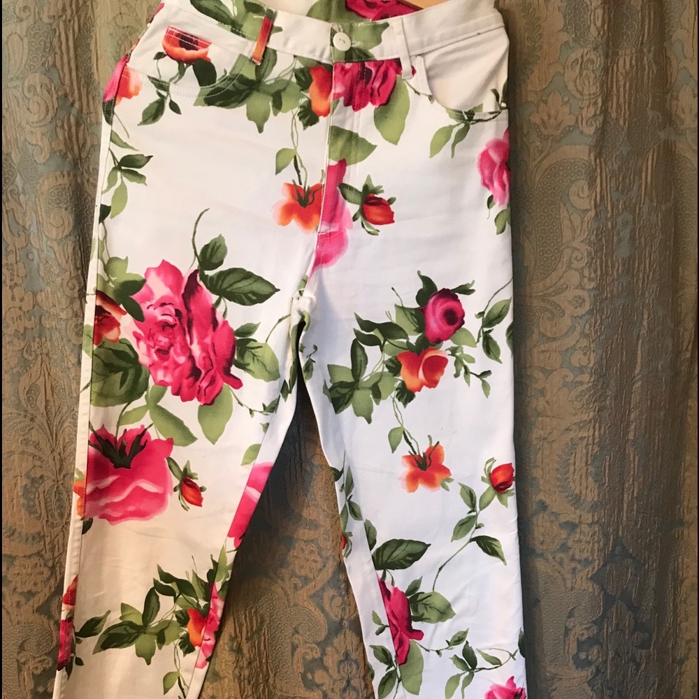 Matching pant/bustier lovely rose pattern. Size 4